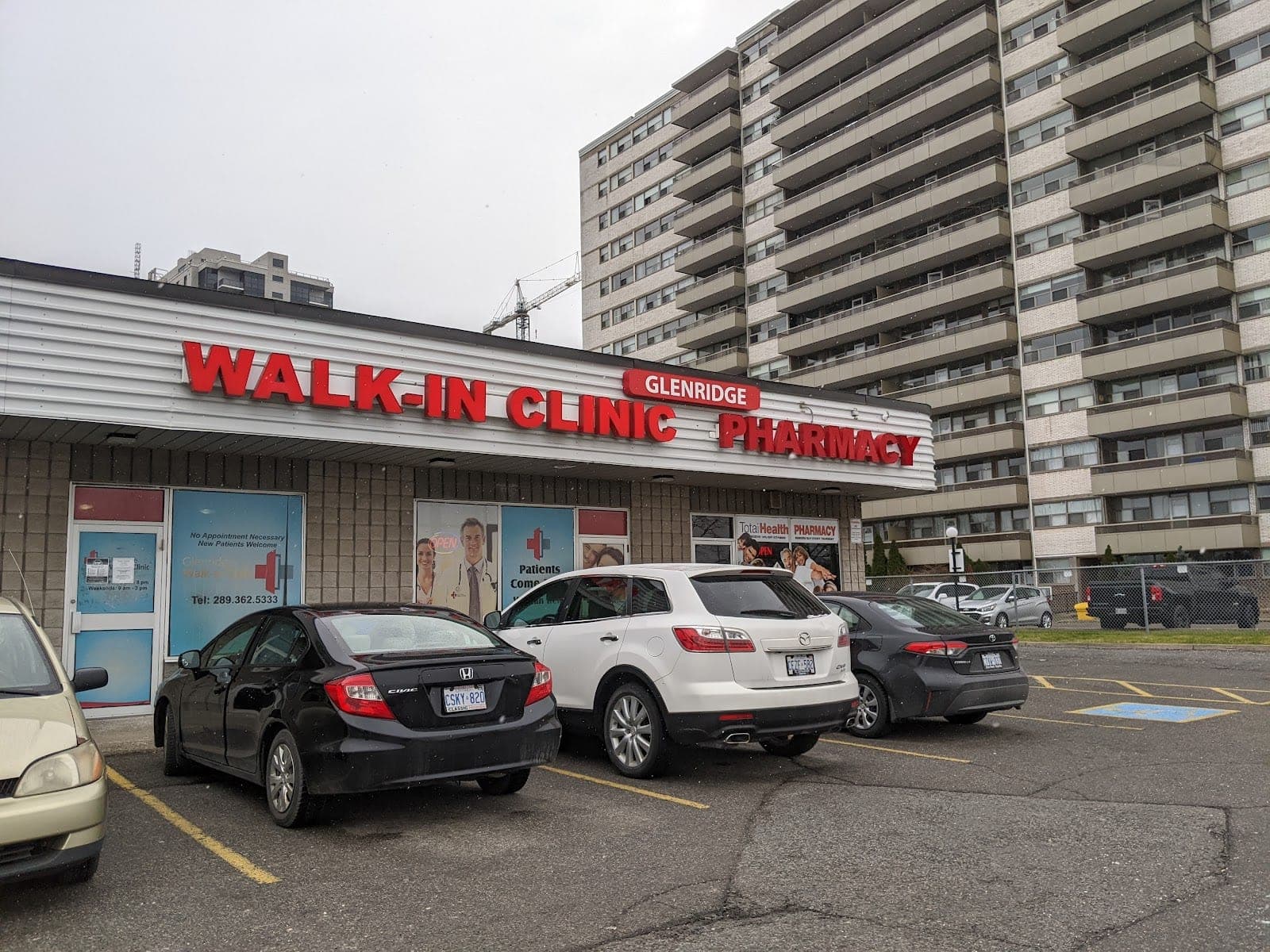 Glenridge Pharmacy (photo: JC Le, via Google)