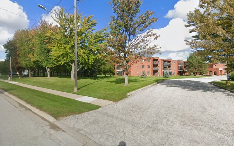 Thompson Gardens - Photo 1