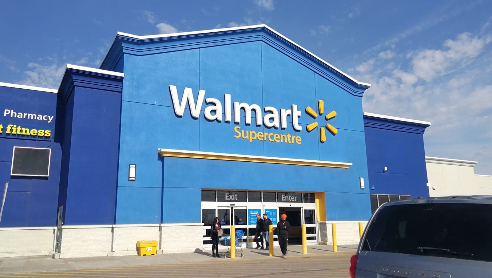 Walmart Pharmacy (photo: 中國老虎xm, via Google)