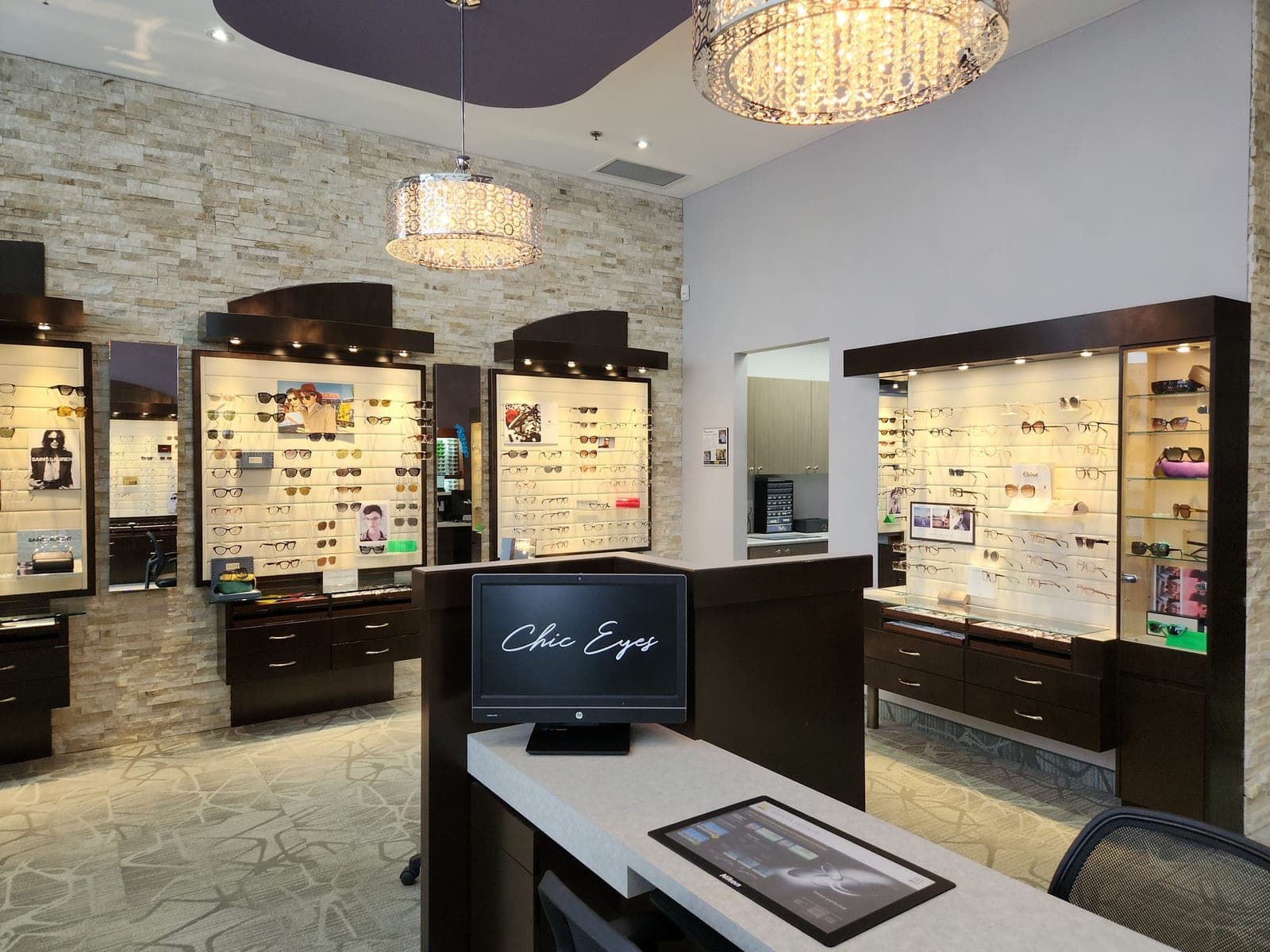 SeniorHome.ca - Chic Eyes Optical & Optometry