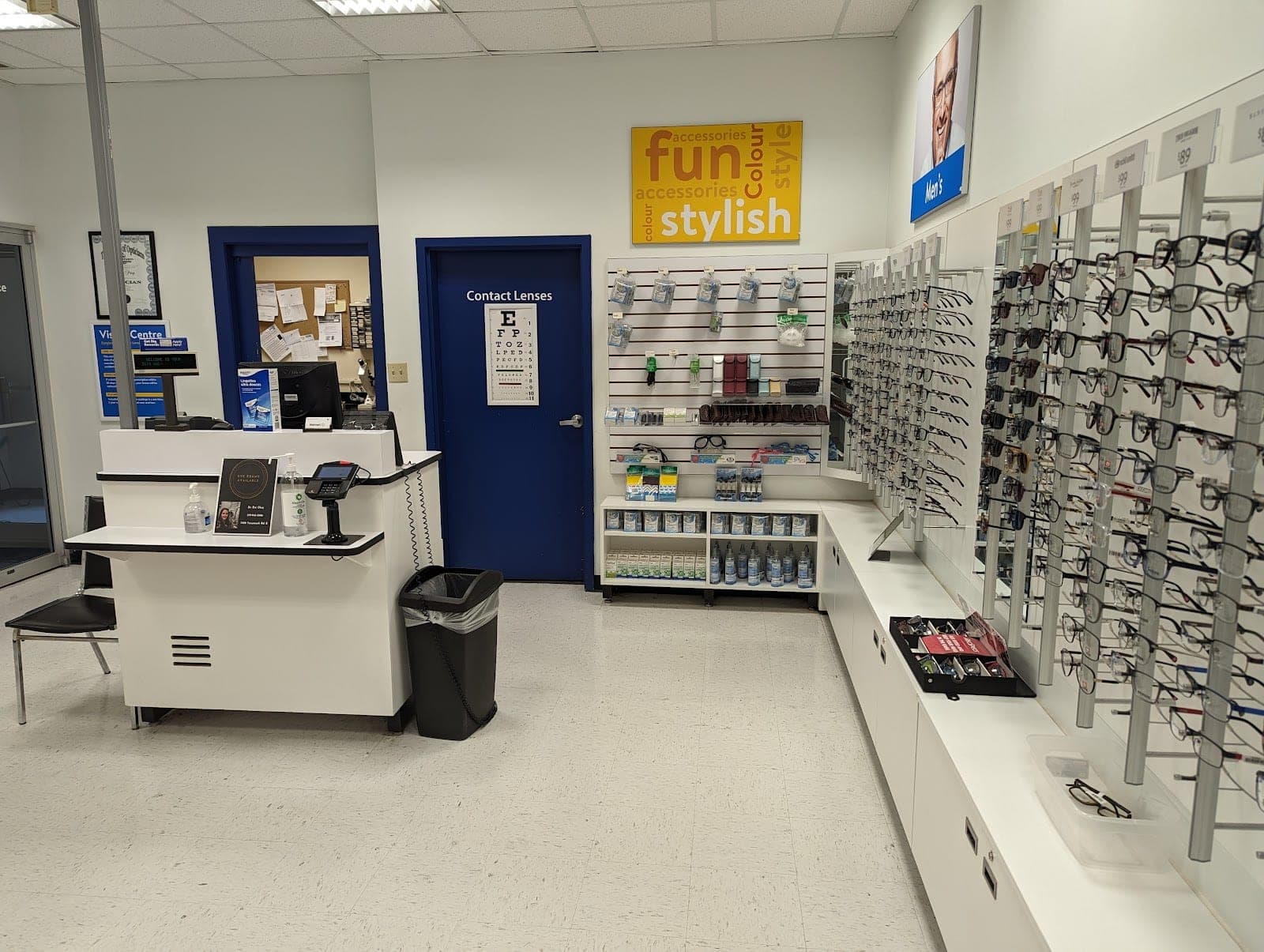 Walmart Vision Centre (photo: Edward Jeffrey, via Google)