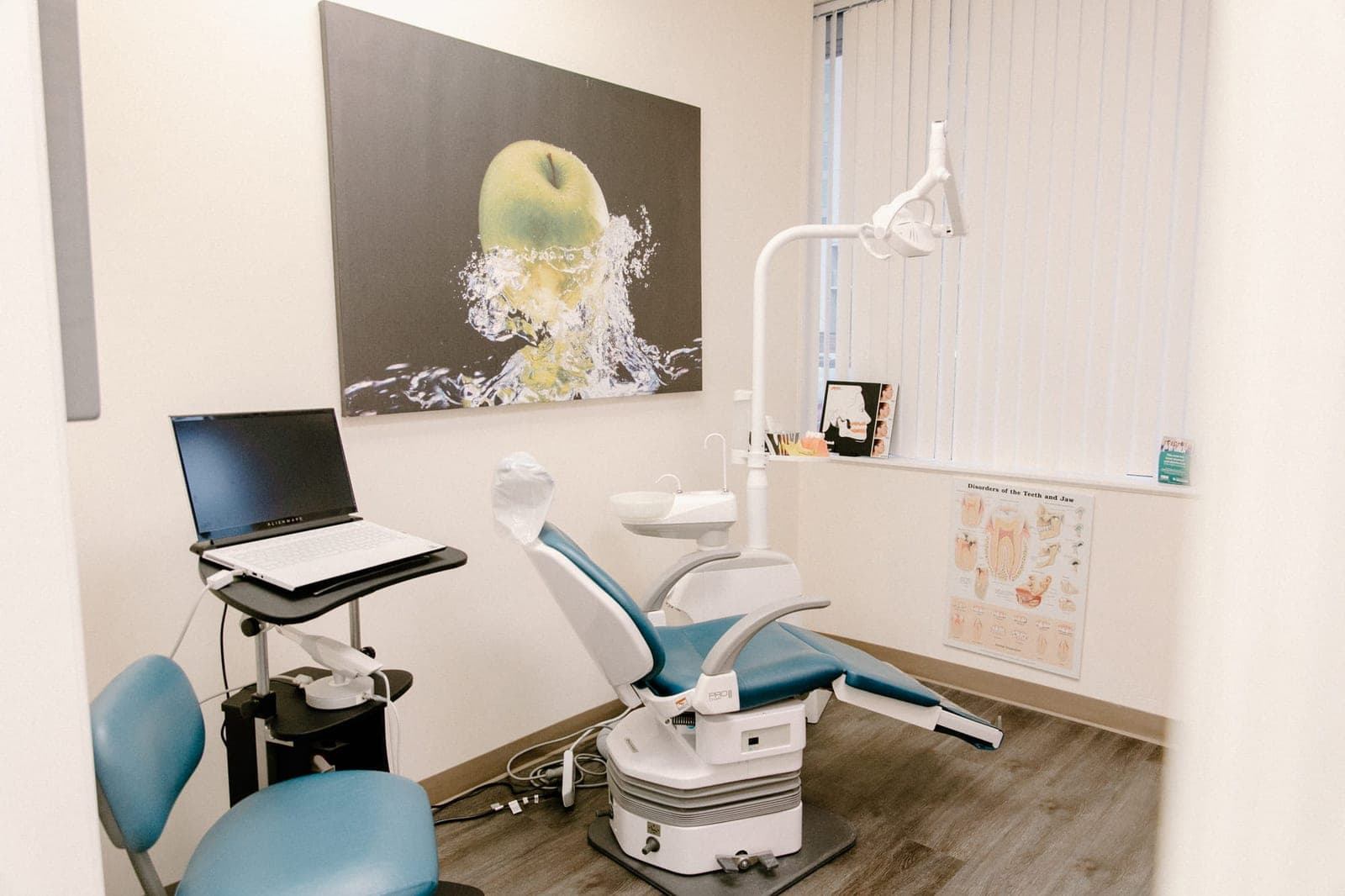 SeniorHome.ca - Apple Denture & Implant Solutions