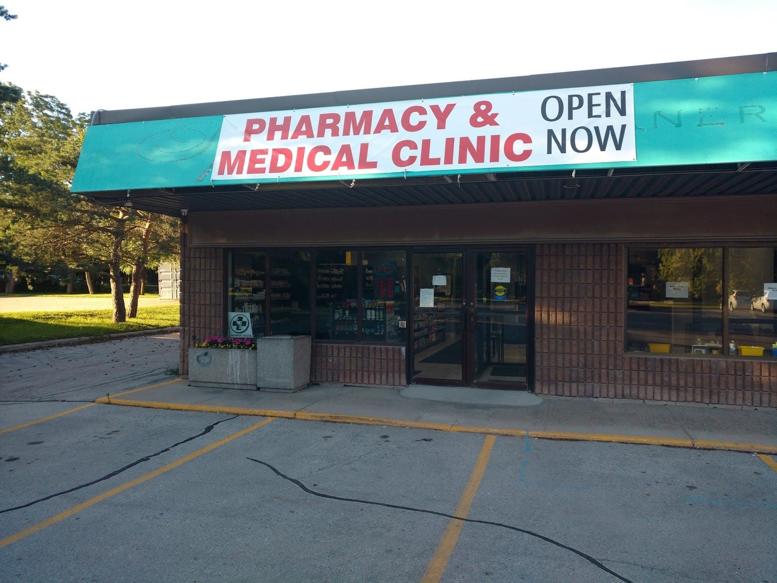 Pharmacy & Medical Clinic (photo: IO “Kira Day Lee”, via Google)