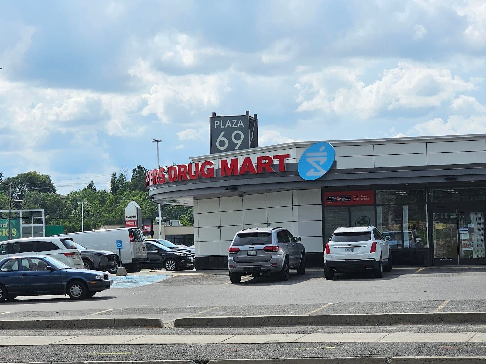 Shoppers Drug Mart (photo: Joseph Stonge, via Google)