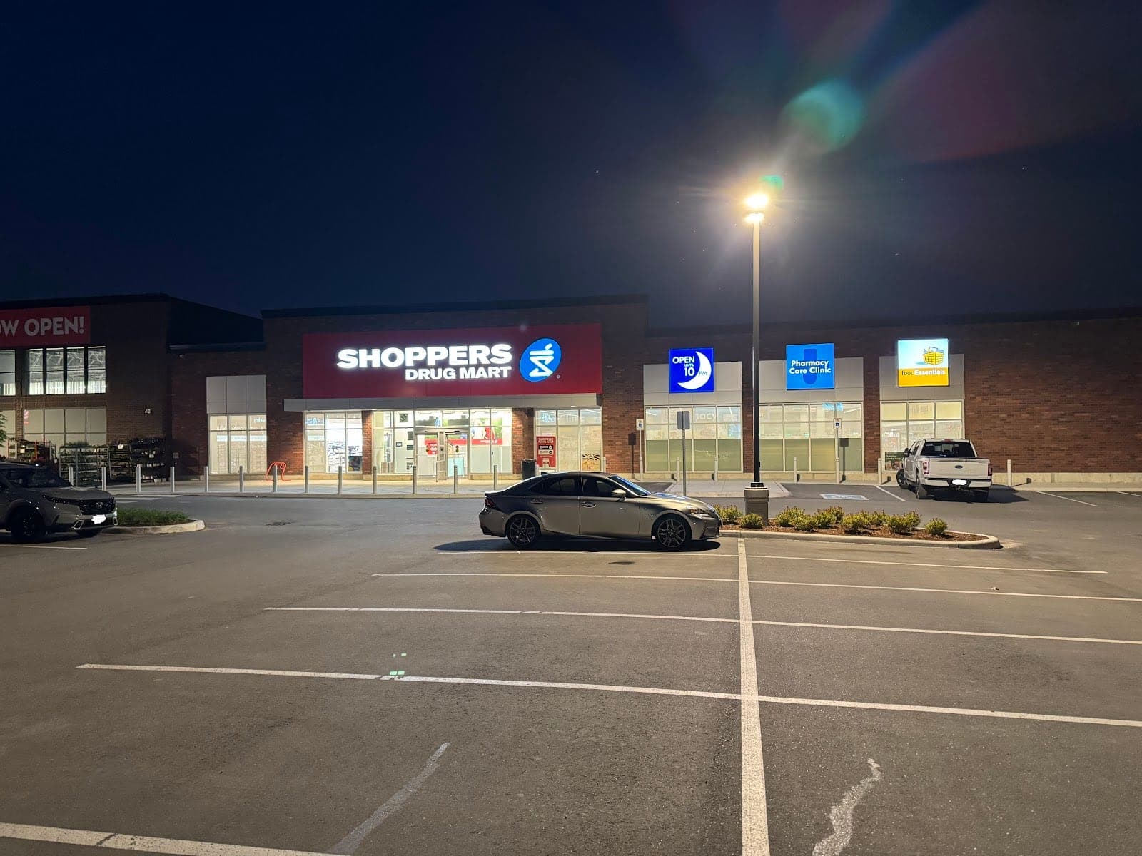 Shoppers Drug Mart (photo: Colin Hsu, via Google)