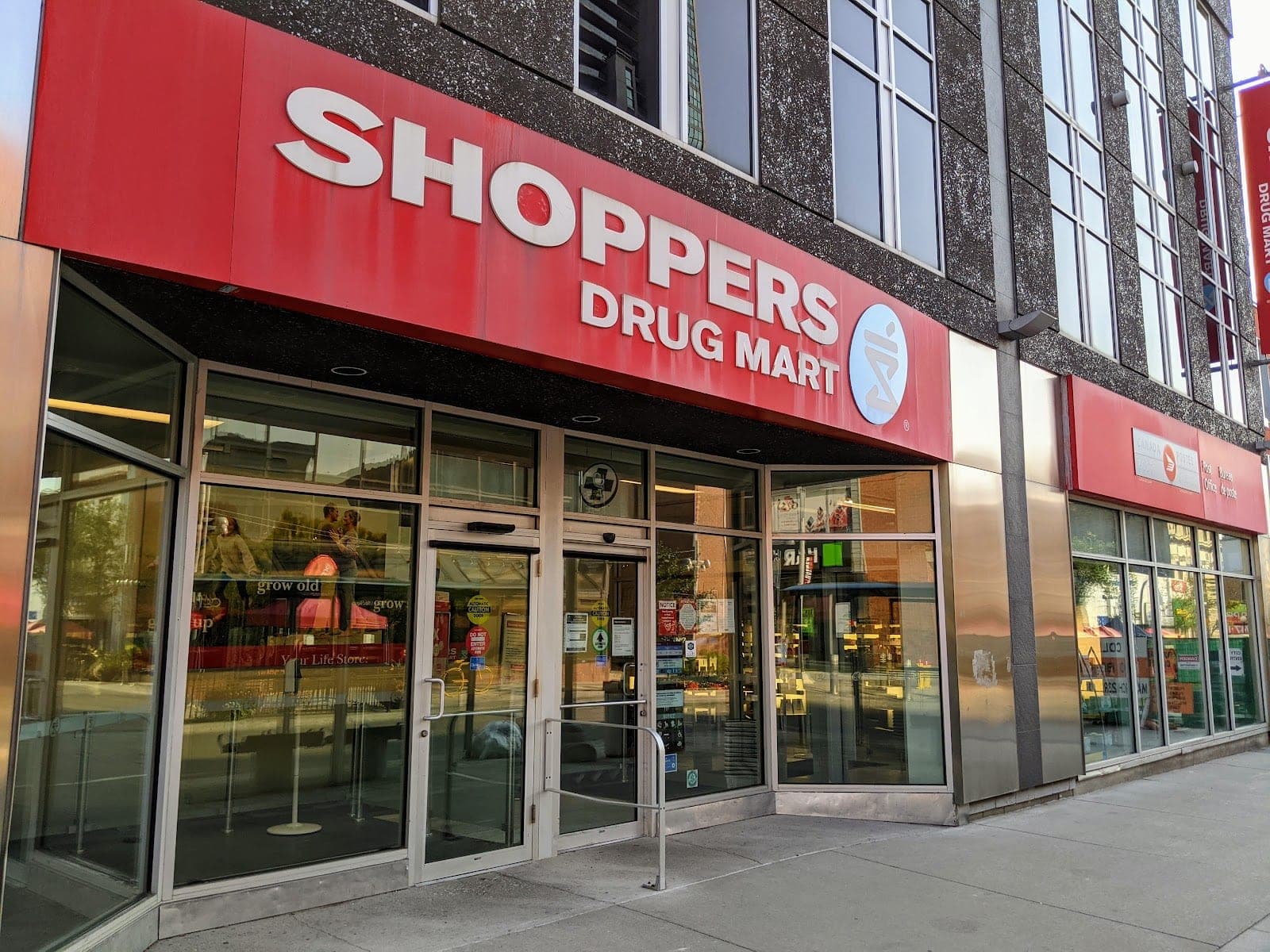 Shoppers Drug Mart (photo: Ron Dutton, via Google)