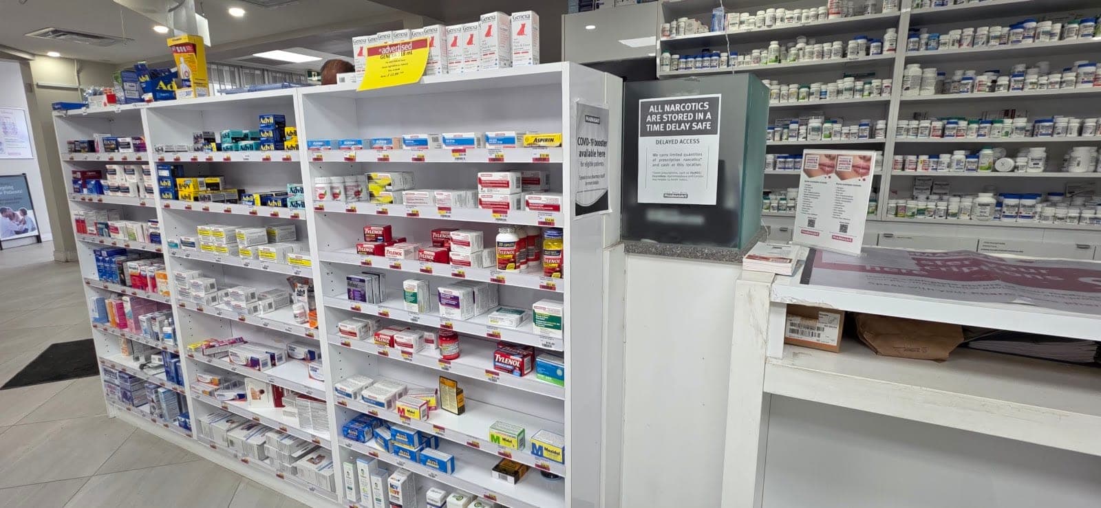 Pharmasave Benton Medical Pharmacy (photo: Oubeda T (زعيم الصداقة), via Google)