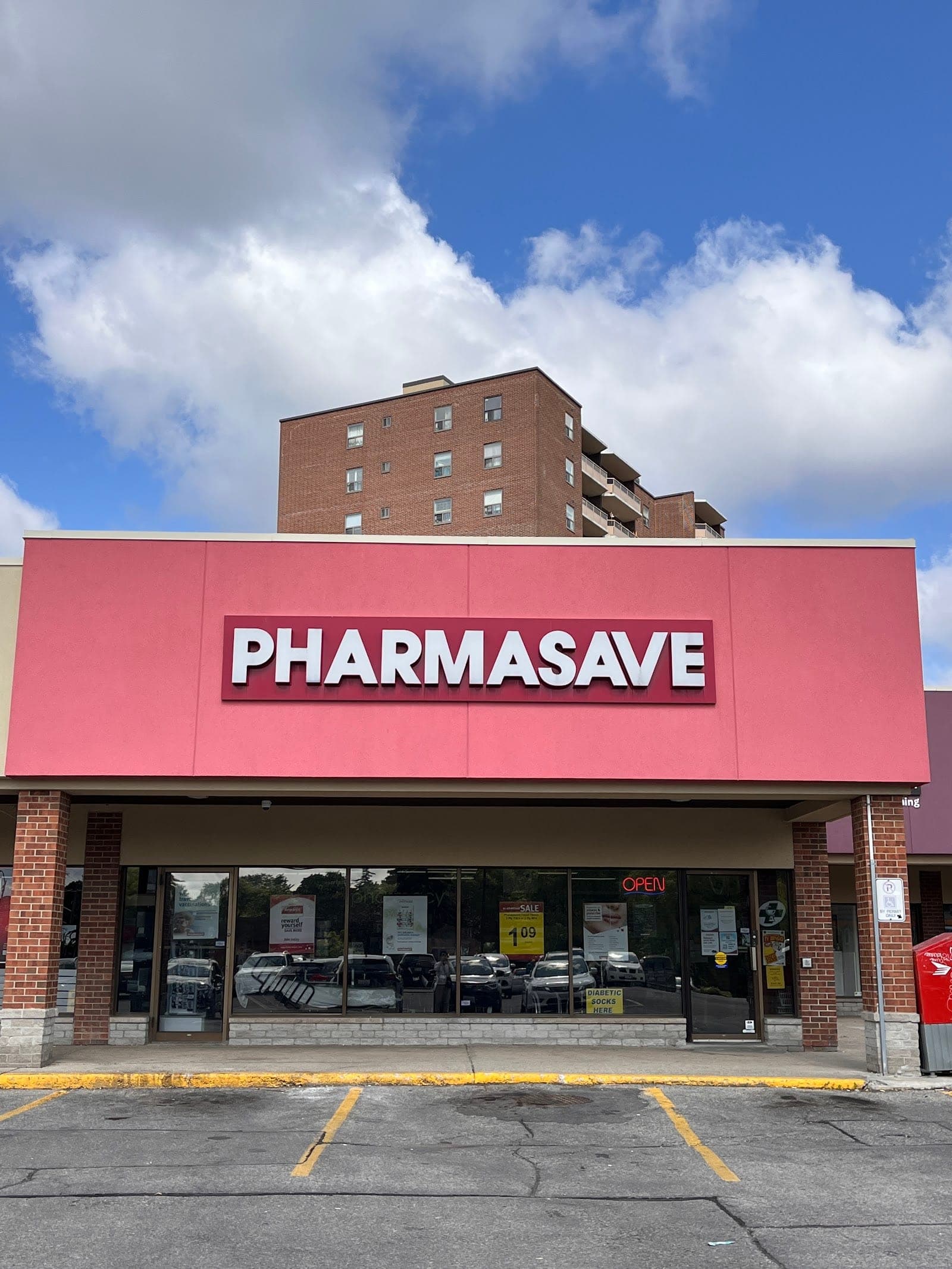 Pharmasave Courtland Pharmacy (photo: Chung Hsien Lee (Jason), via Google)
