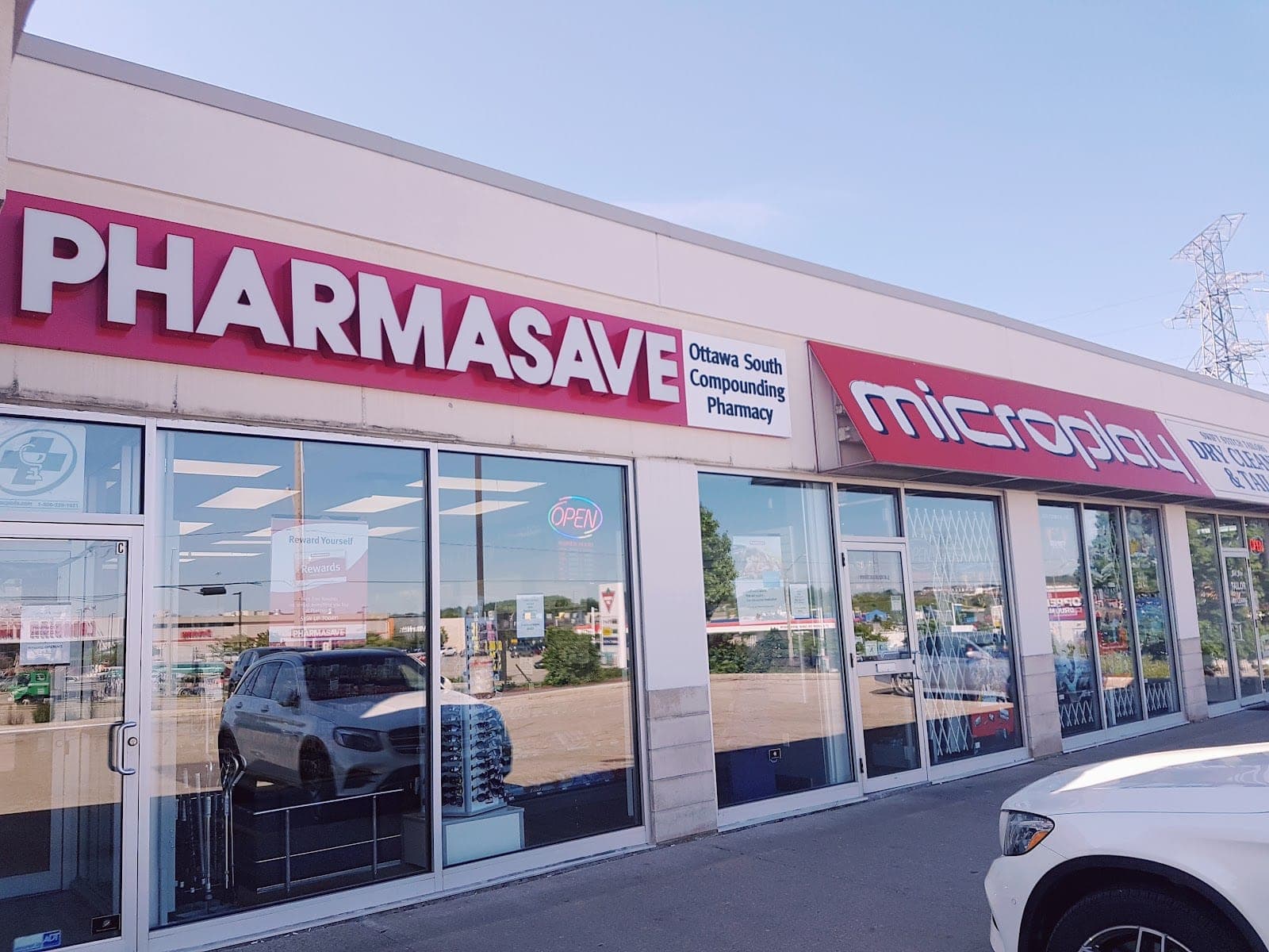 Ottawa South Compounding PHARMASAVE & Walk-In Clinic (Virtual) (photo: Ottawa South Compounding PHARMASAVE & Walk-In Clinic (Virtual), via Google)
