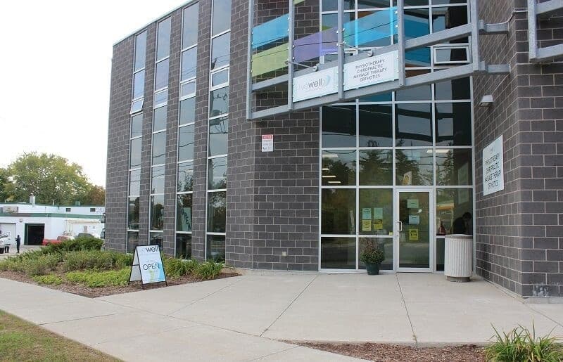 SeniorHome.ca - LiveWell Health and Physiotherapy