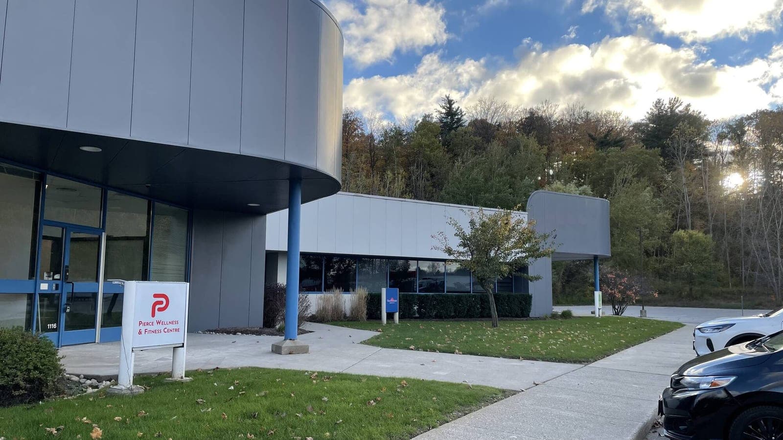 SeniorHome.ca - Pierce Wellness Centre - Physiotherapy & Massage in Kitchener