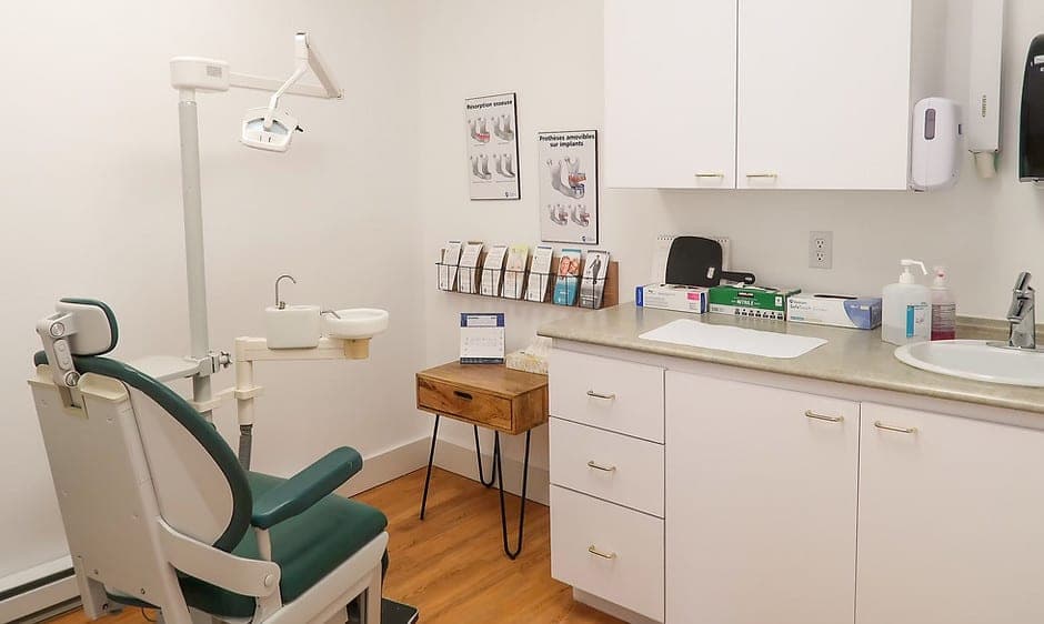 SeniorHome.ca - Clinique de Denturologie Domenic Lussier