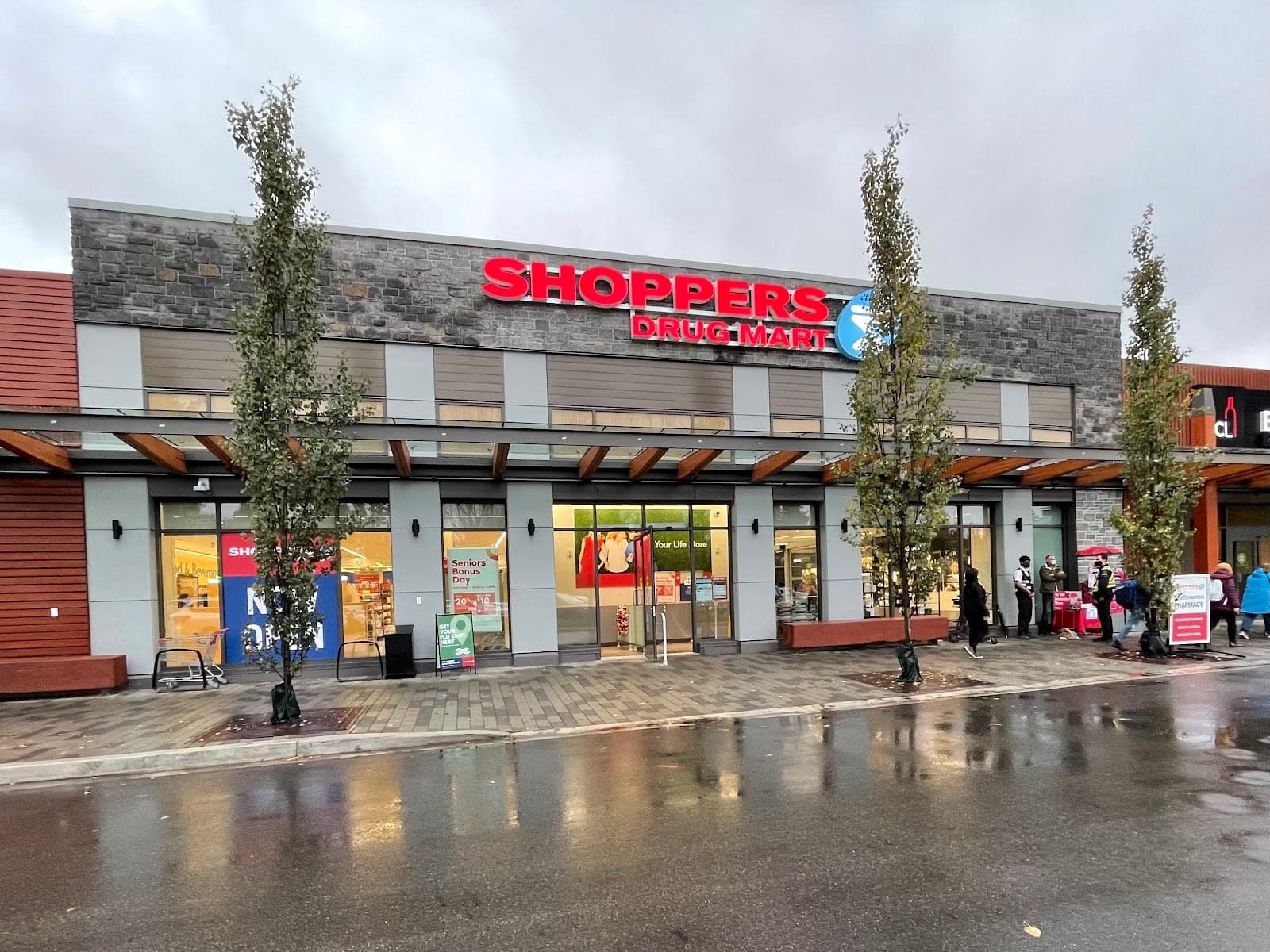 Shoppers Drug Mart (photo: Jason Deng, via Google)