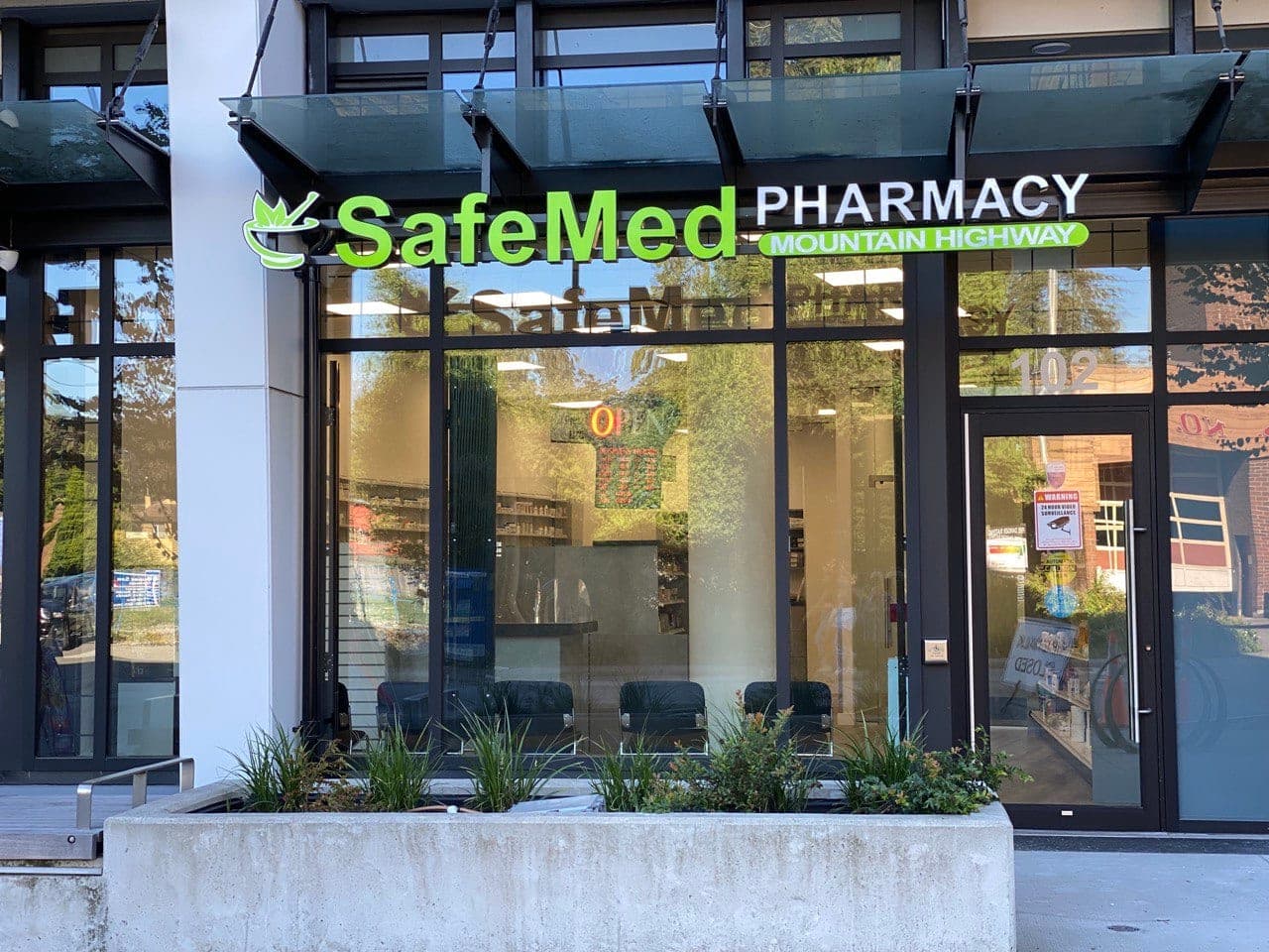 SafeMed Pharmacy Mountain Highway (photo: SafeMed Pharmacy Marineountain Highway, via Google)