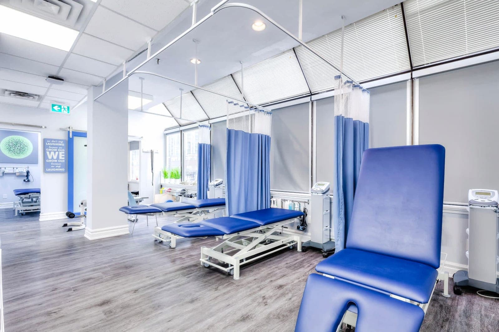 SeniorHome.ca - HealthMax Physiotherapy - North York
