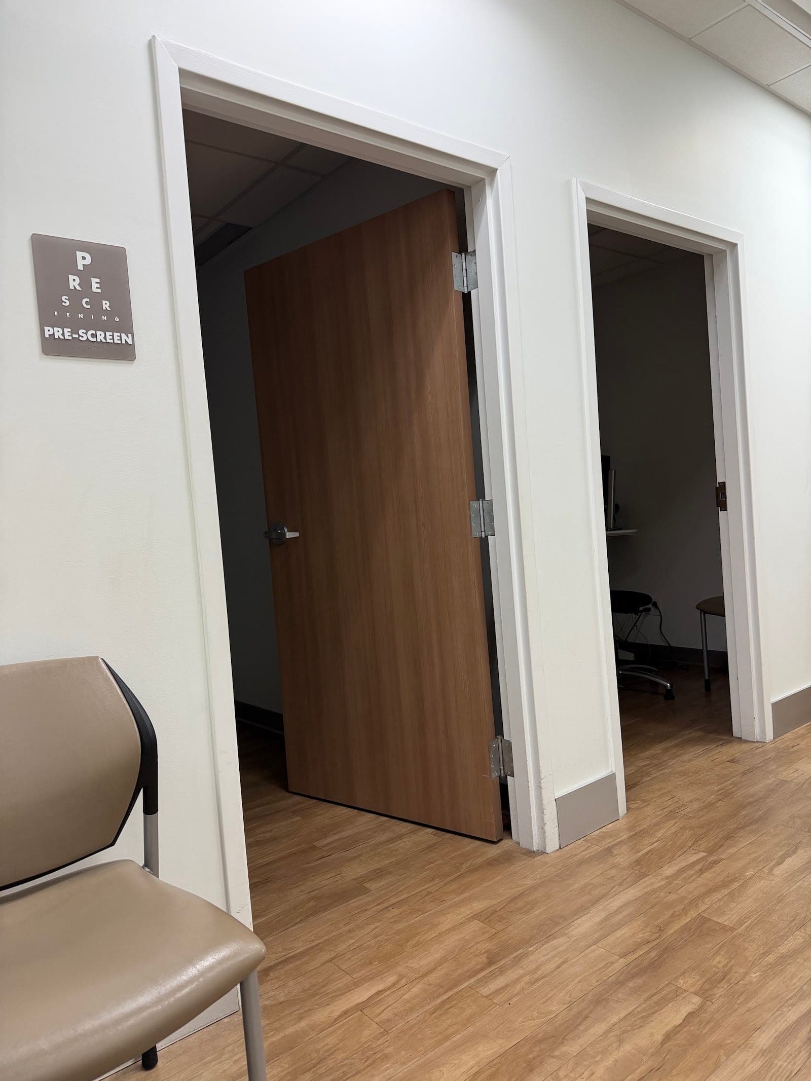 Yorkdale Optometry (photo: Toyo綸, via Google)