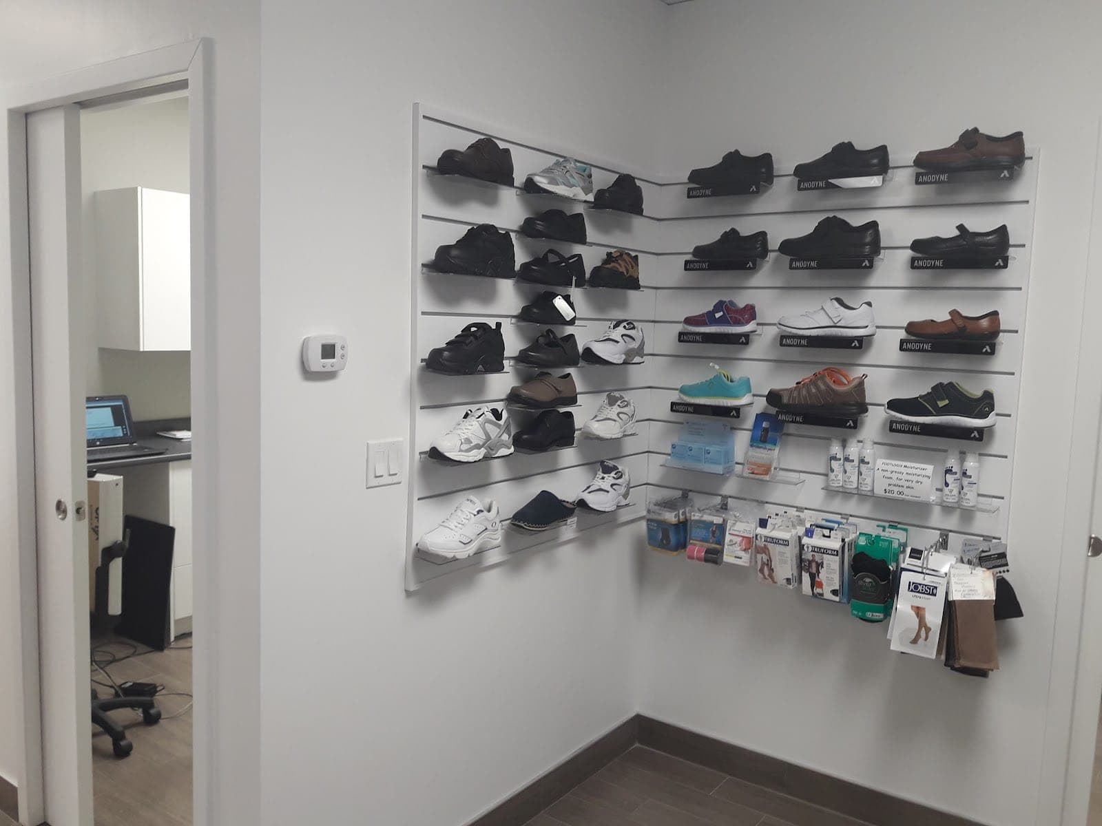 Heel To Toes Footcare and Orthotic Centre (photo: Samantha, via Google)