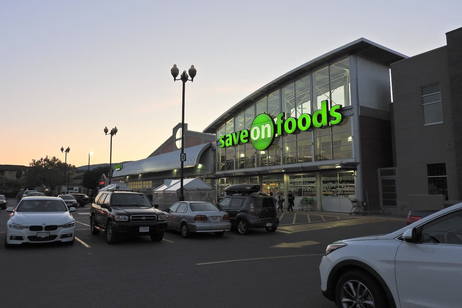 Save-On-Foods Pharmacy (photo: Mladen Tegzes, via Google)