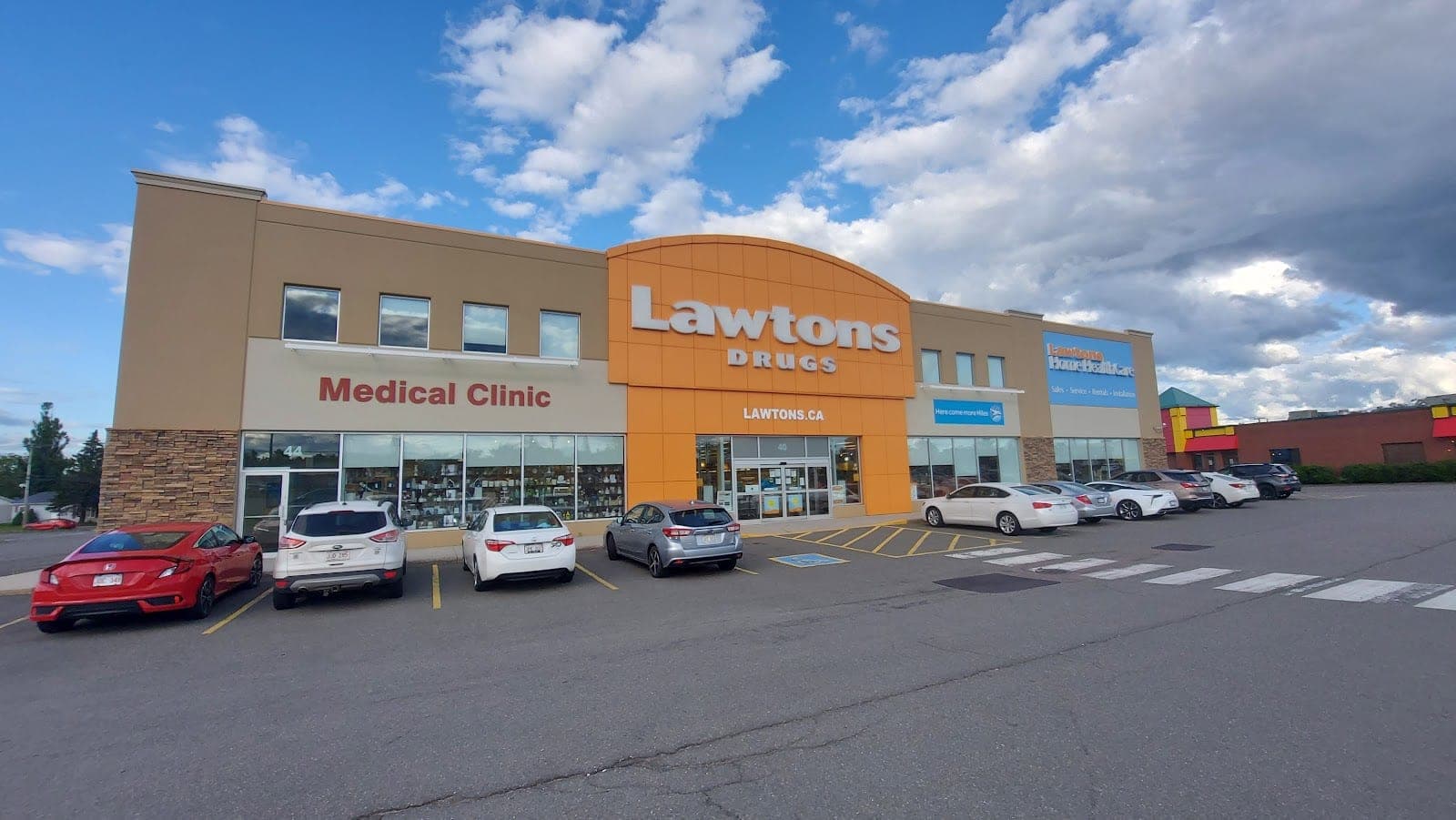 Lawtons Drugs Mapleton (photo: Sadyo BAYO, via Google)