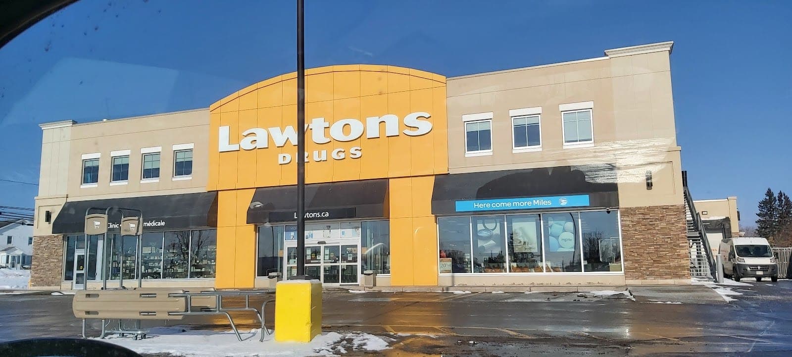 Lawtons Drugs Elmwood Drive (photo: A K, via Google)