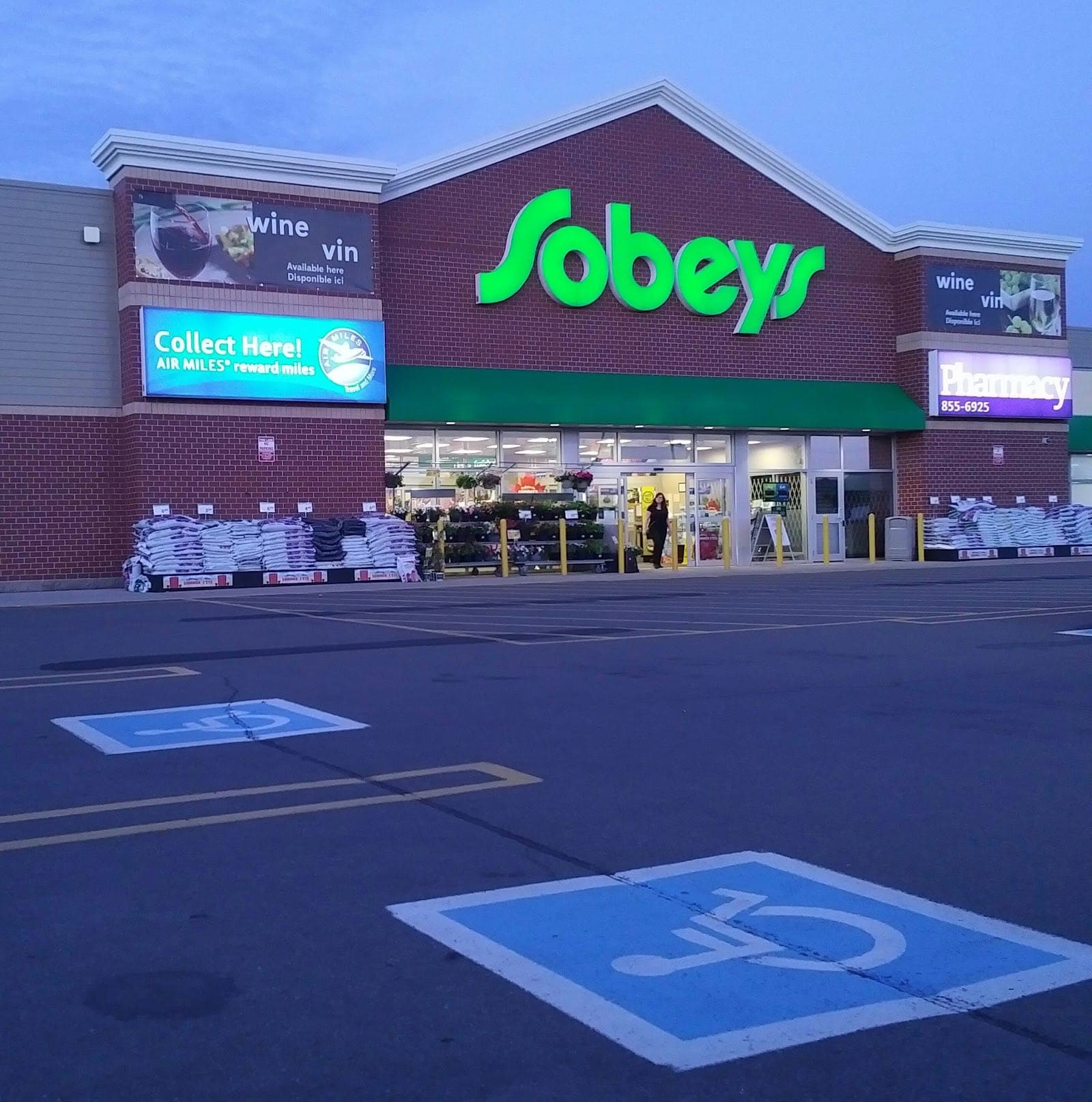 Sobeys Pharmacy Elmwood Drive (photo: Frederic Basque, via Google)