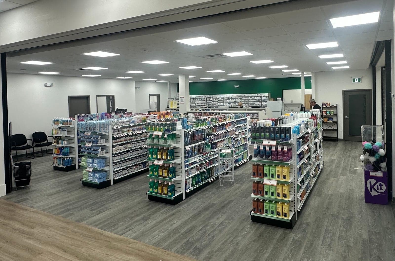 Hogan Pharmacy (photo: Carolyn & Joe Stonehouse, via Google)