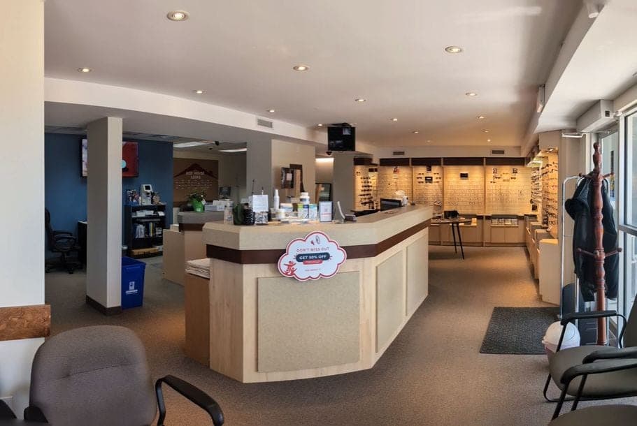 SeniorHome.ca - Dr. Jane Yang (Red House Vision Centre) - Optometry & Optical