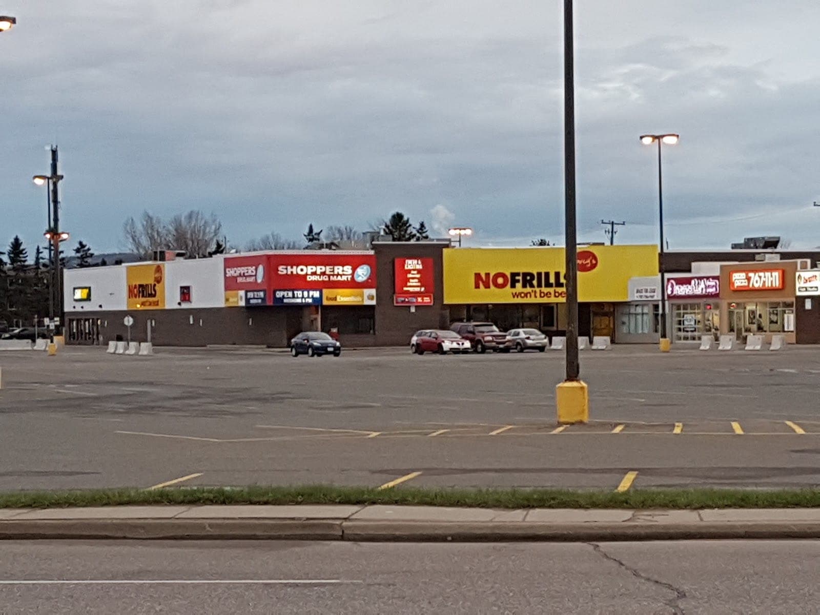 Shoppers Drug Mart (photo: Dan Gaudette, via Google)