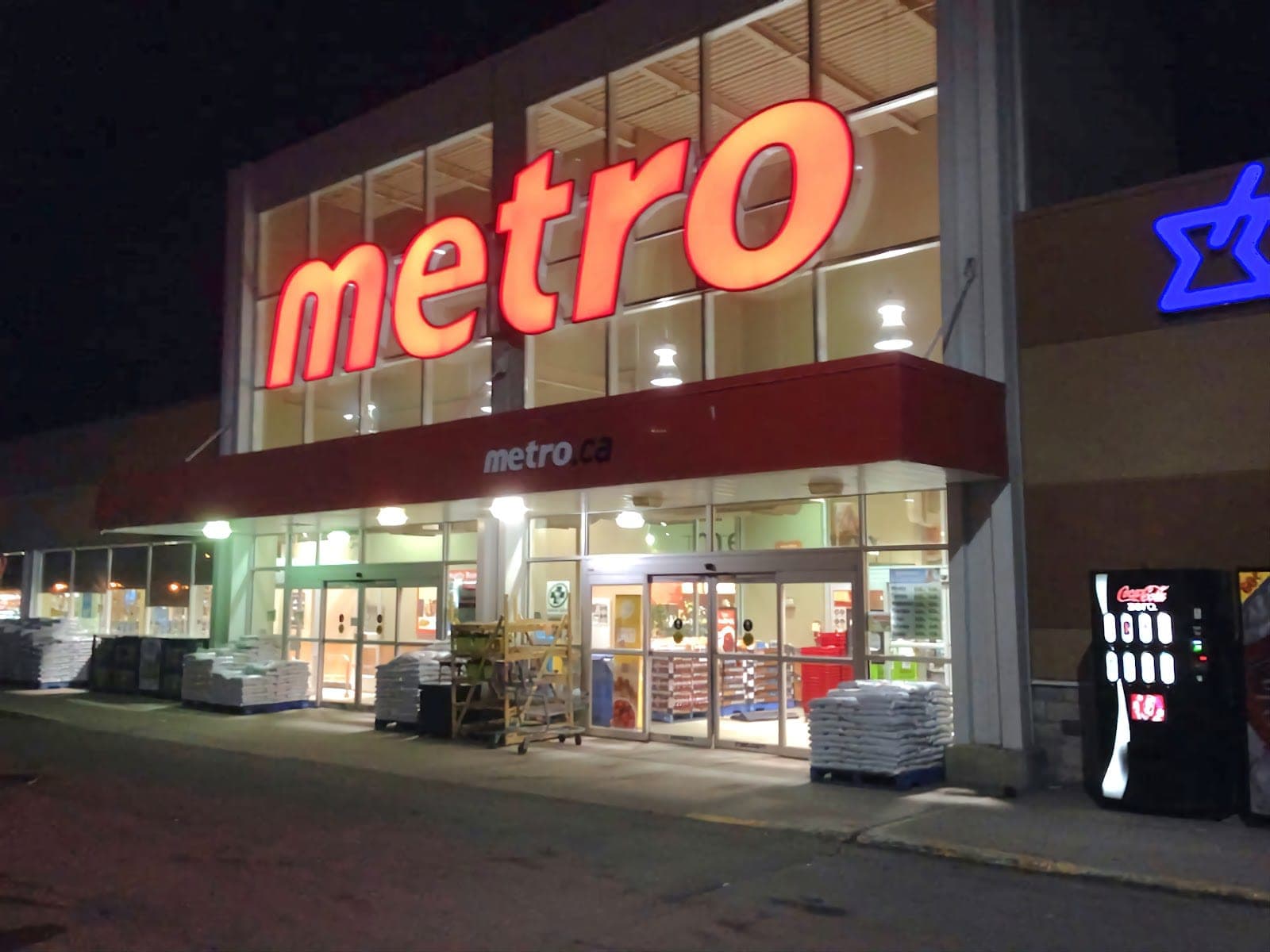 Metro Pharmacy (photo: Lazarus, via Google)