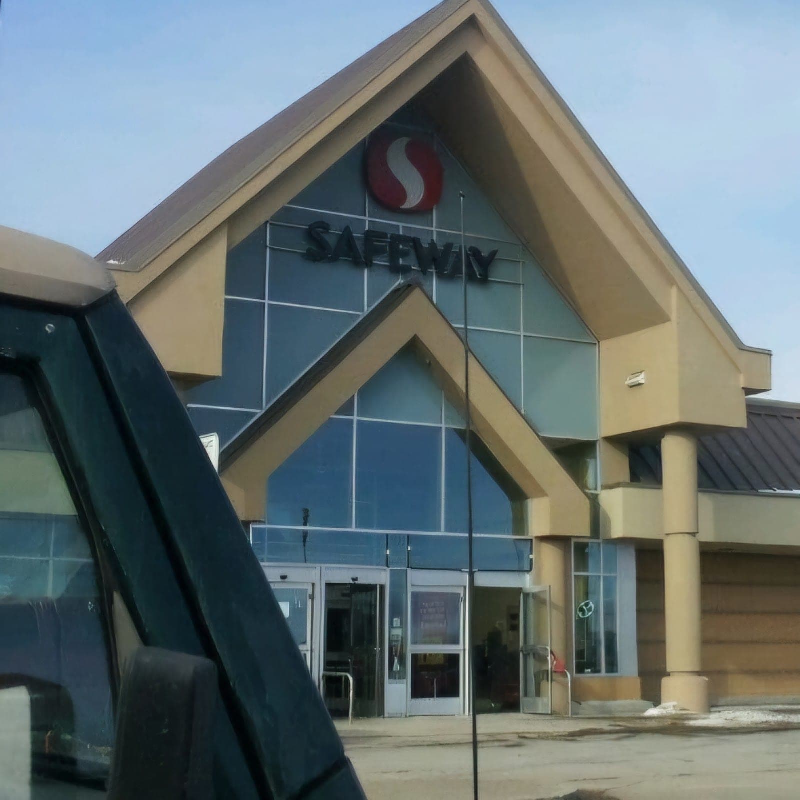 Safeway Pharmacy Dawson Road (photo: Lazarus, via Google)