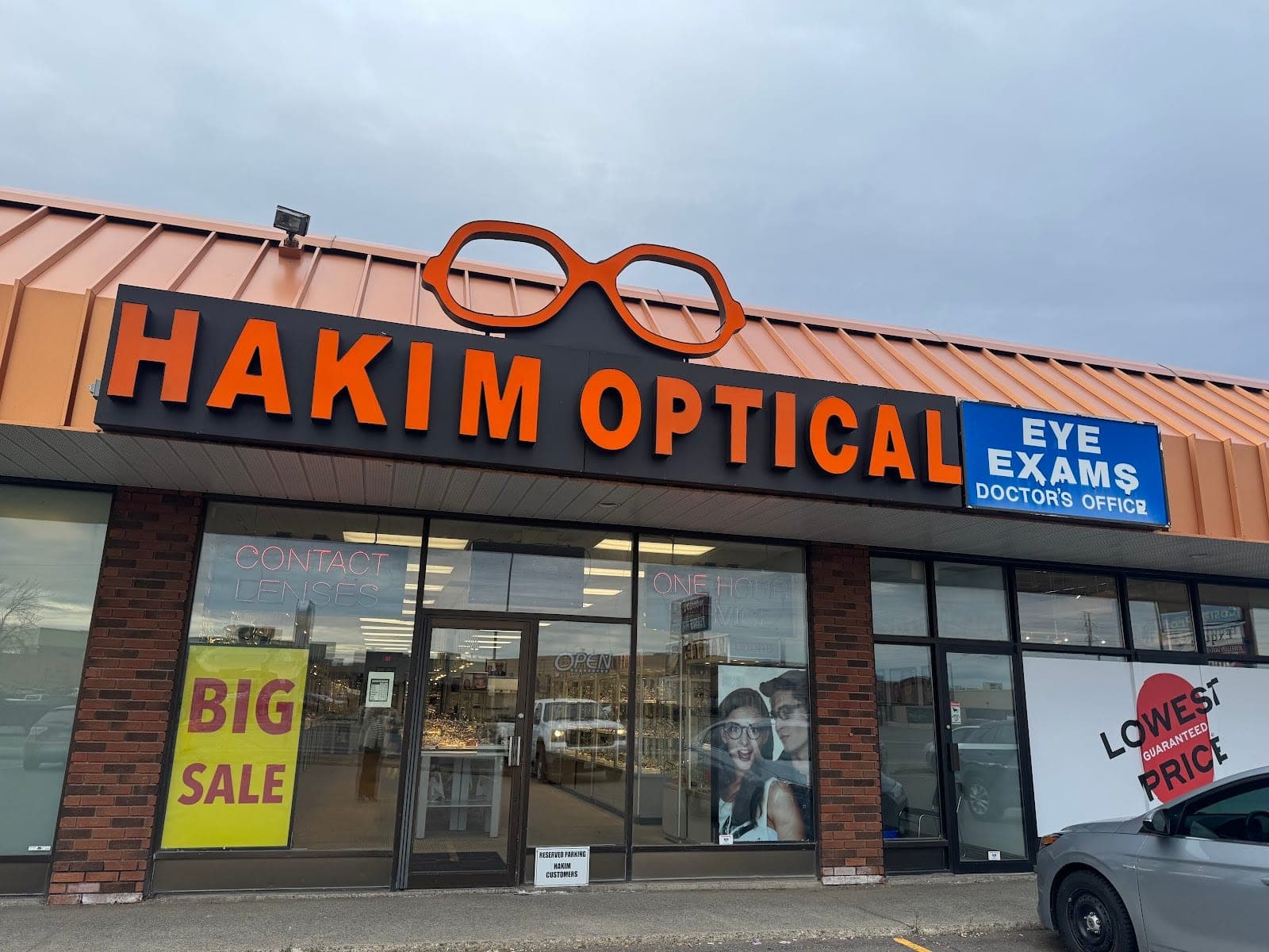 Hakim Optical Thunder Bay - Memorial (photo: Hakim Optical Thunder Bay - Memorial, via Google)