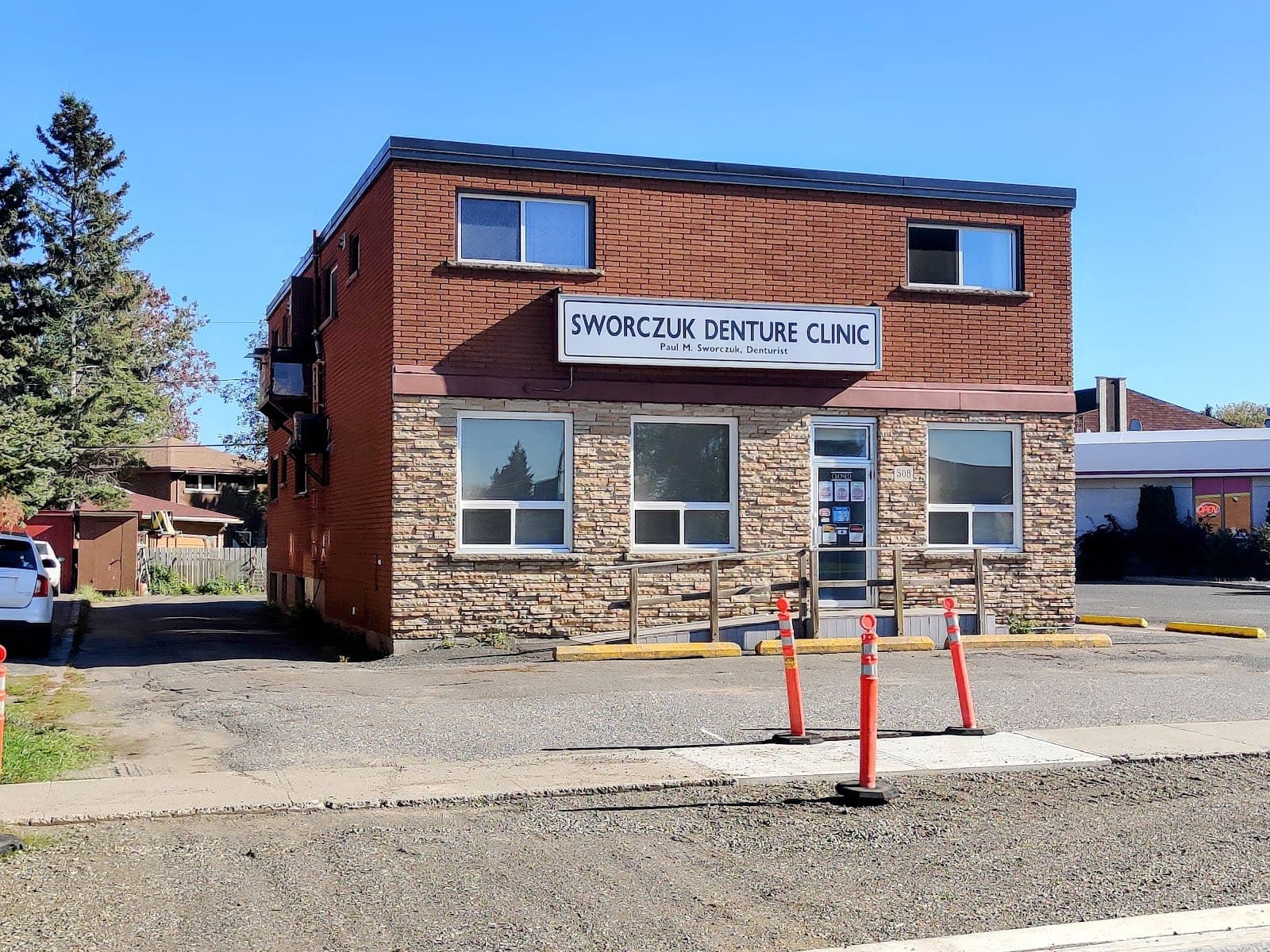 Sworczuk Denture Clinic (photo: Andrew, via Google)