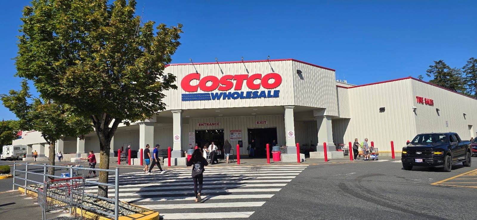 Costco Pharmacy (photo: Herve Andrieu, via Google)