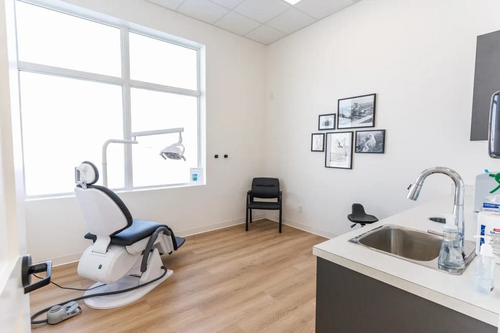 SeniorHome.ca - Coalbanks Denture & Implant Center