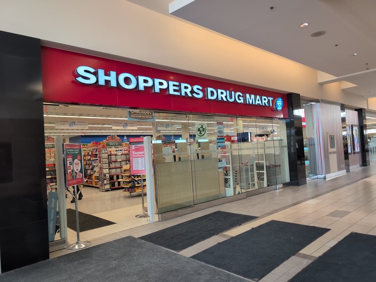 Shoppers Drug Mart (photo: Barthee Yoga, via Google)