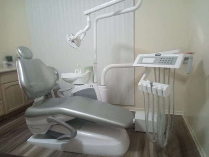 SeniorHome.ca - Jay's Denture Clinic