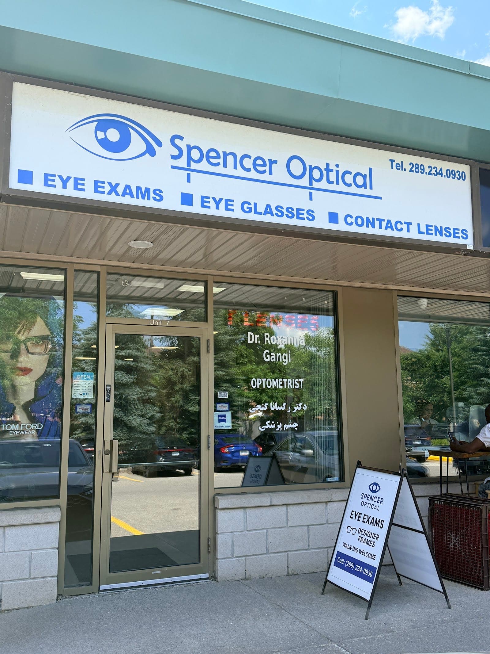 Dr Roxanna Gangi in Spencer Optical (photo: Dr Roxanna Gangi in Spencer Optical, via Google)