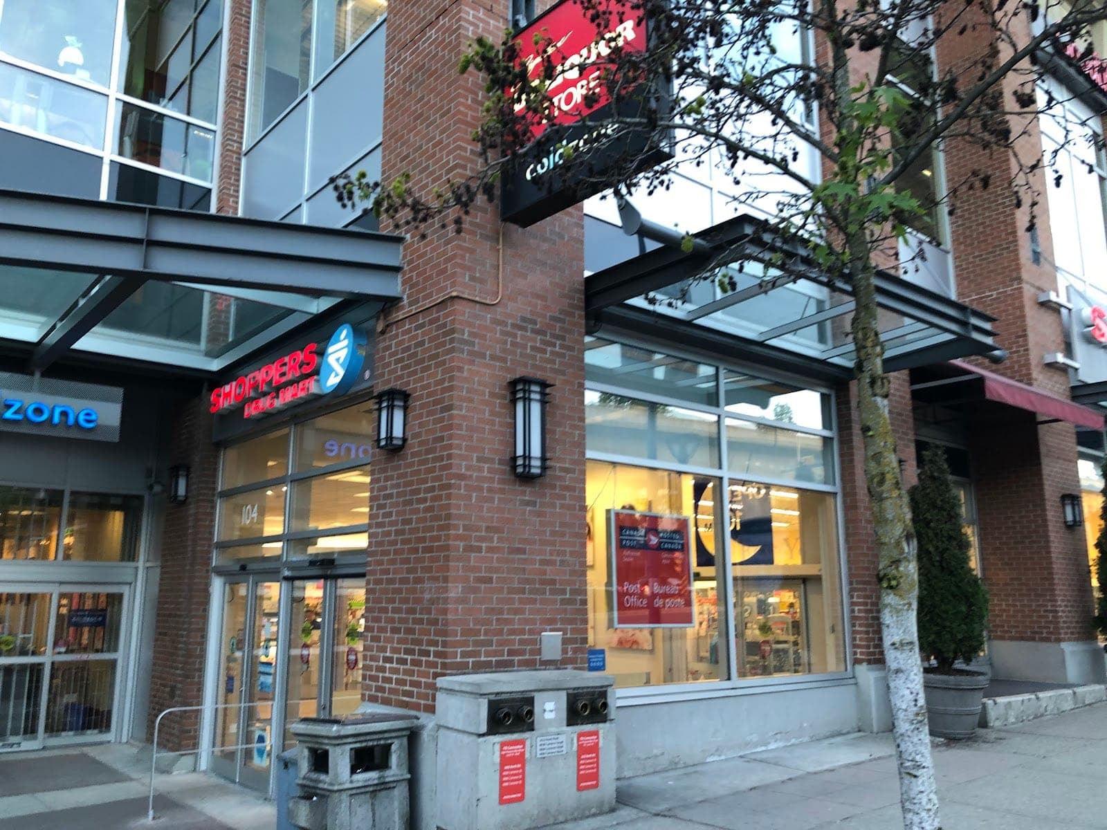 Shoppers Drug Mart (photo: Godwin C, via Google)