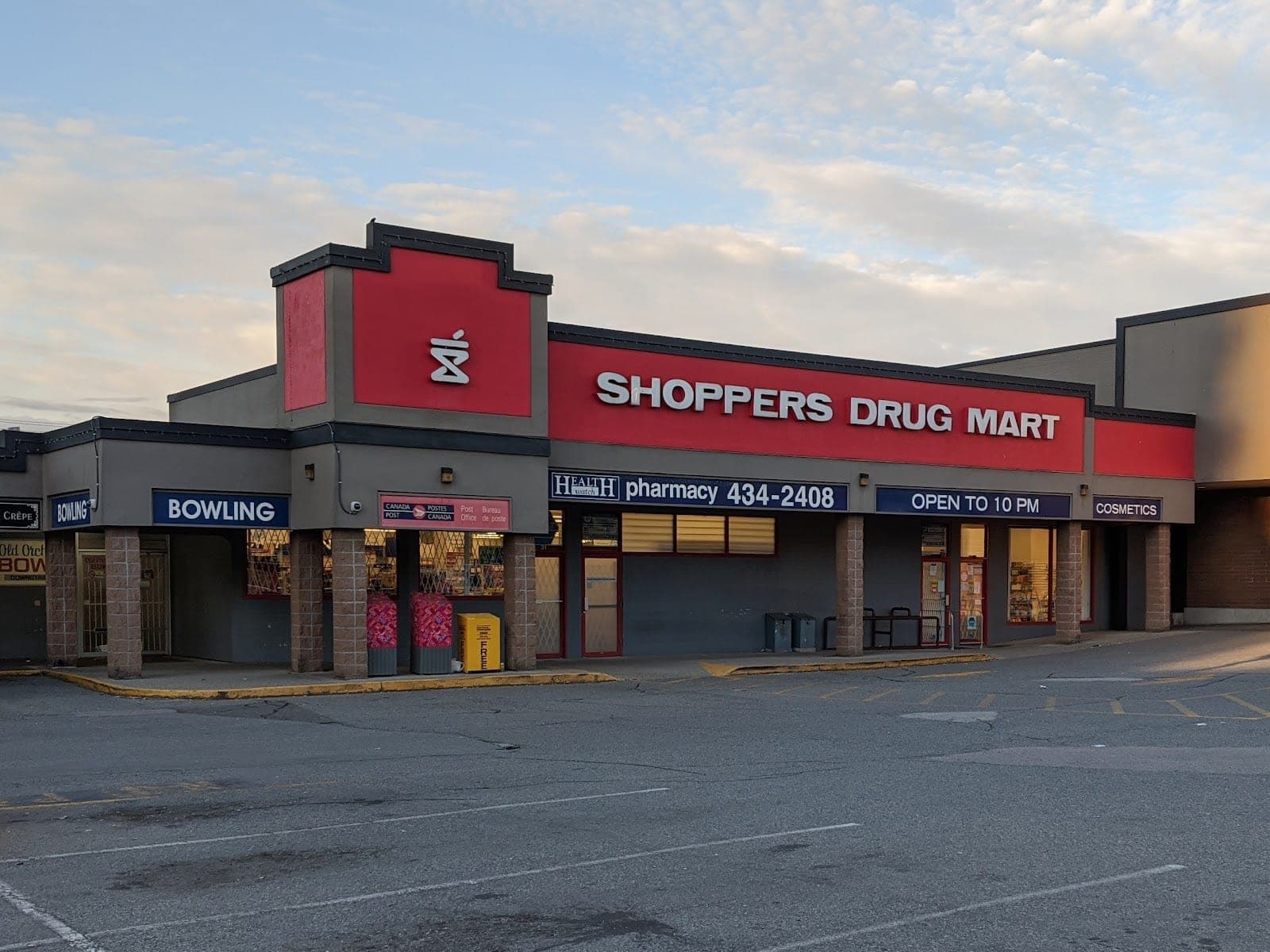 Shoppers Drug Mart (photo: Greg Taylor, via Google)