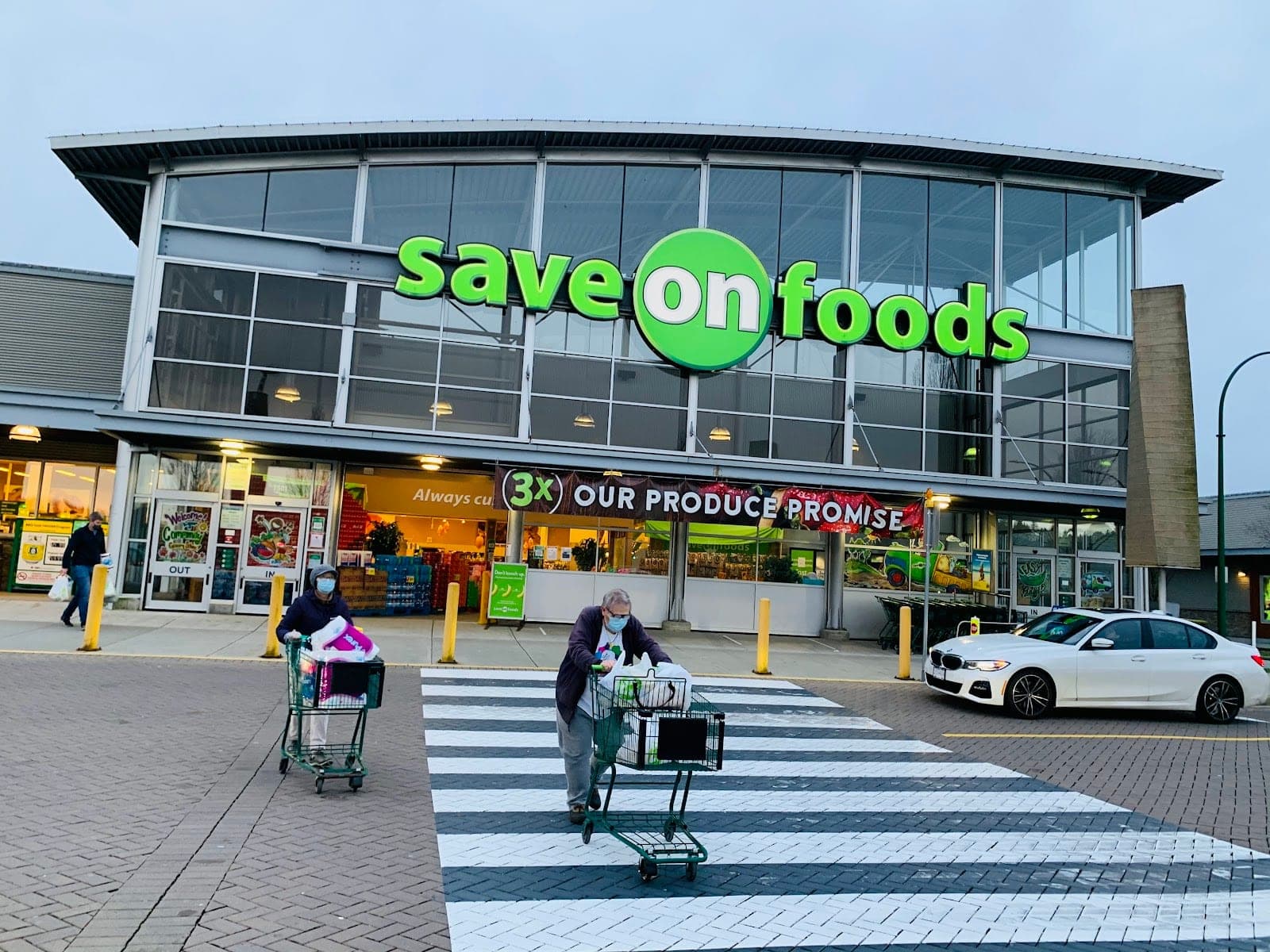 Save-On-Foods (photo: 吉达星, via Google)