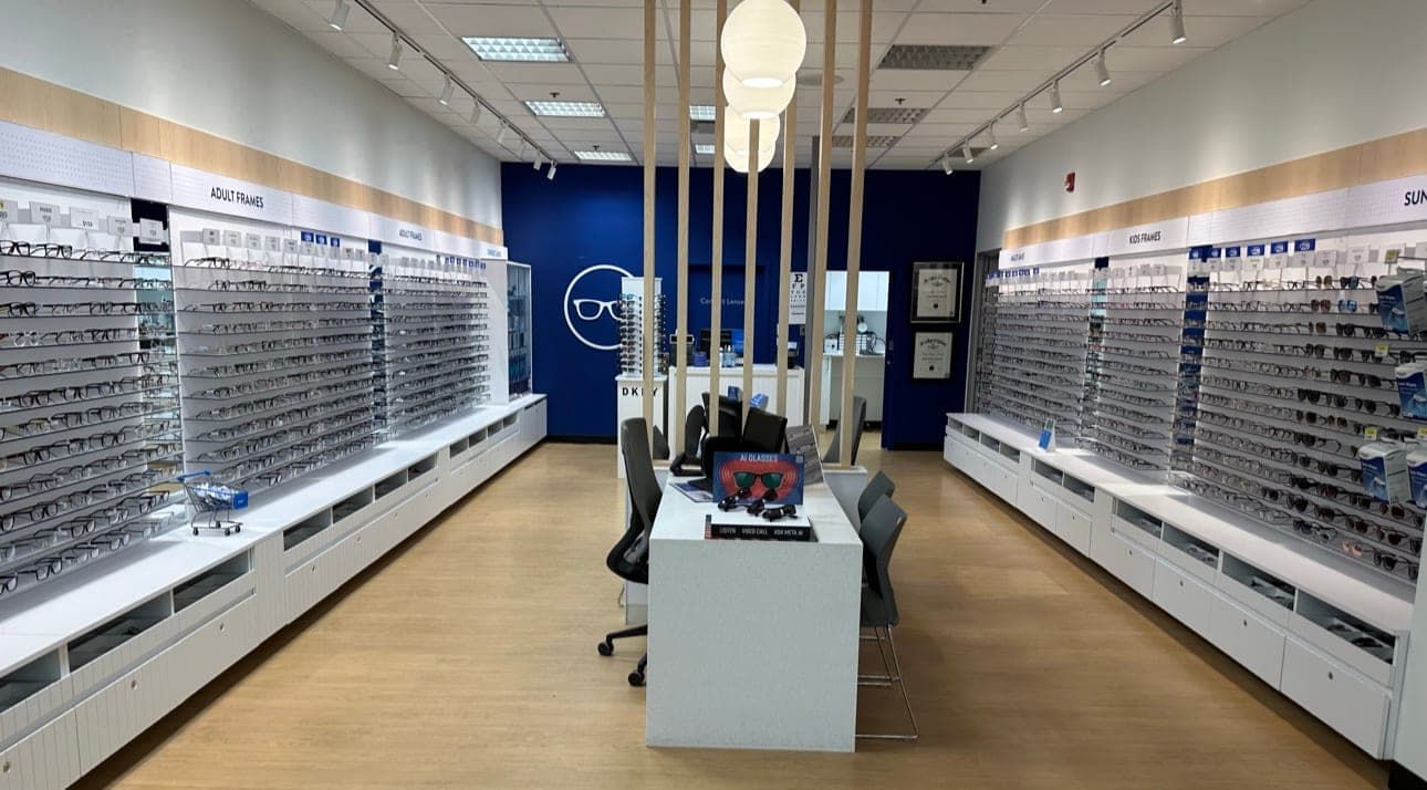 Walmart Vision Centre (photo: Chanel D, via Google)