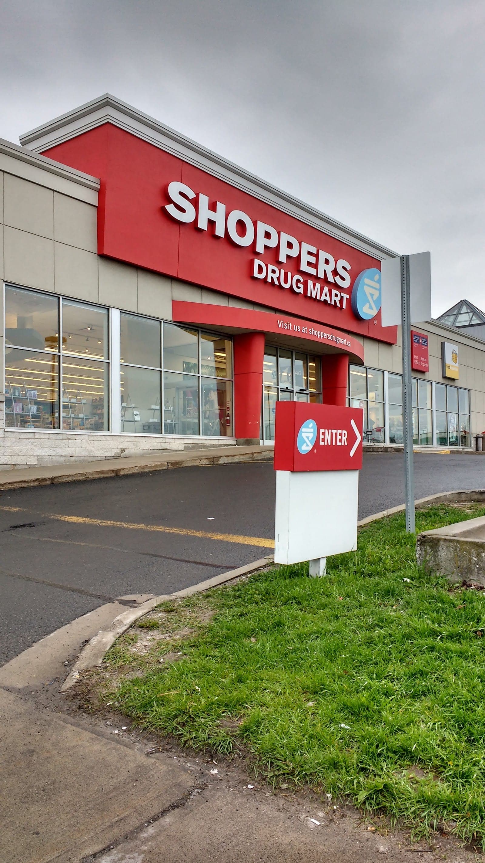 Shoppers Drug Mart (photo: Robert Carnell, via Google)