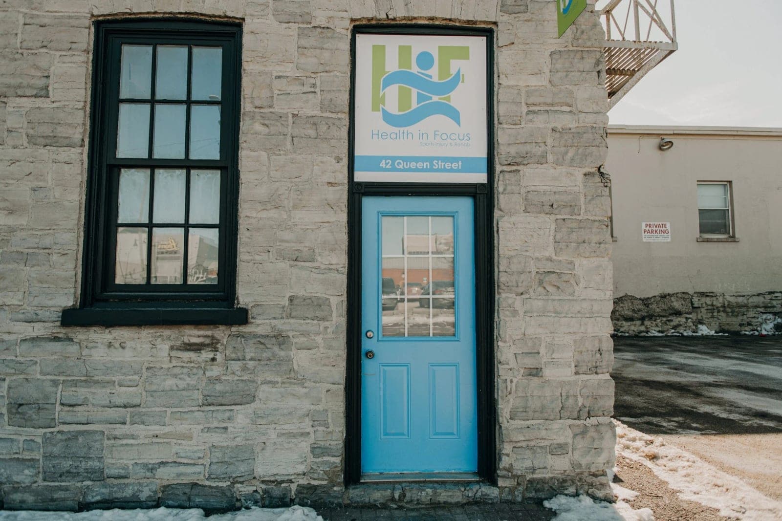 SeniorHome.ca - Health in Focus Sports Injury & Rehab - Downtown