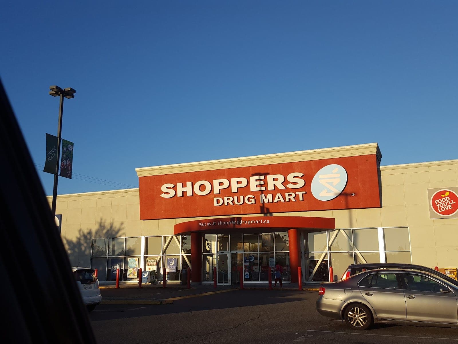 Shoppers Drug Mart (photo: YVRDXB, via Google)