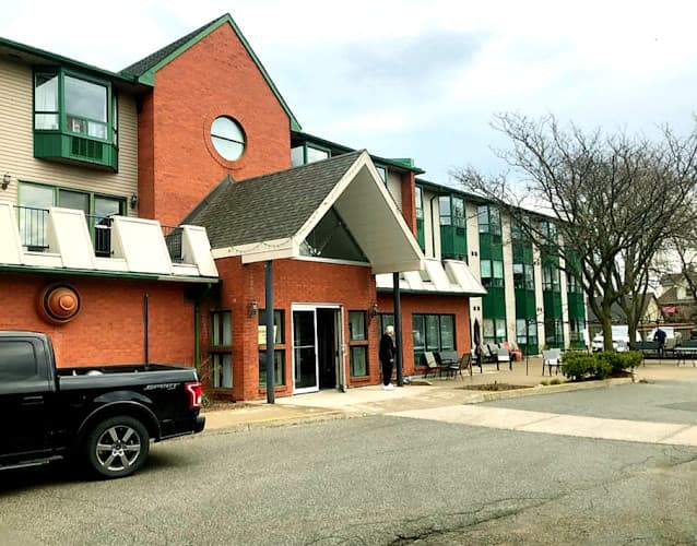 Niagara Gardens Retirement Manor - Photo 1