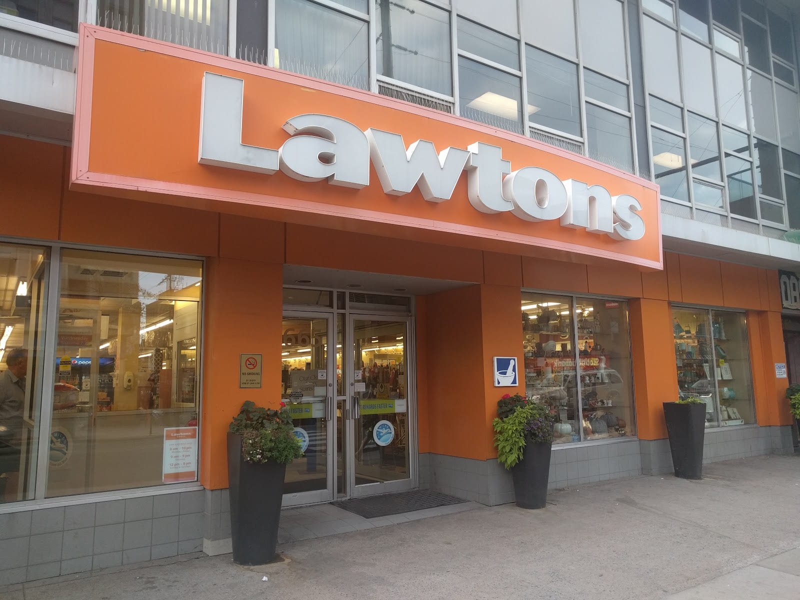 Lawtons Drugs Lord Nelson (photo: DP Steyn, via Google)