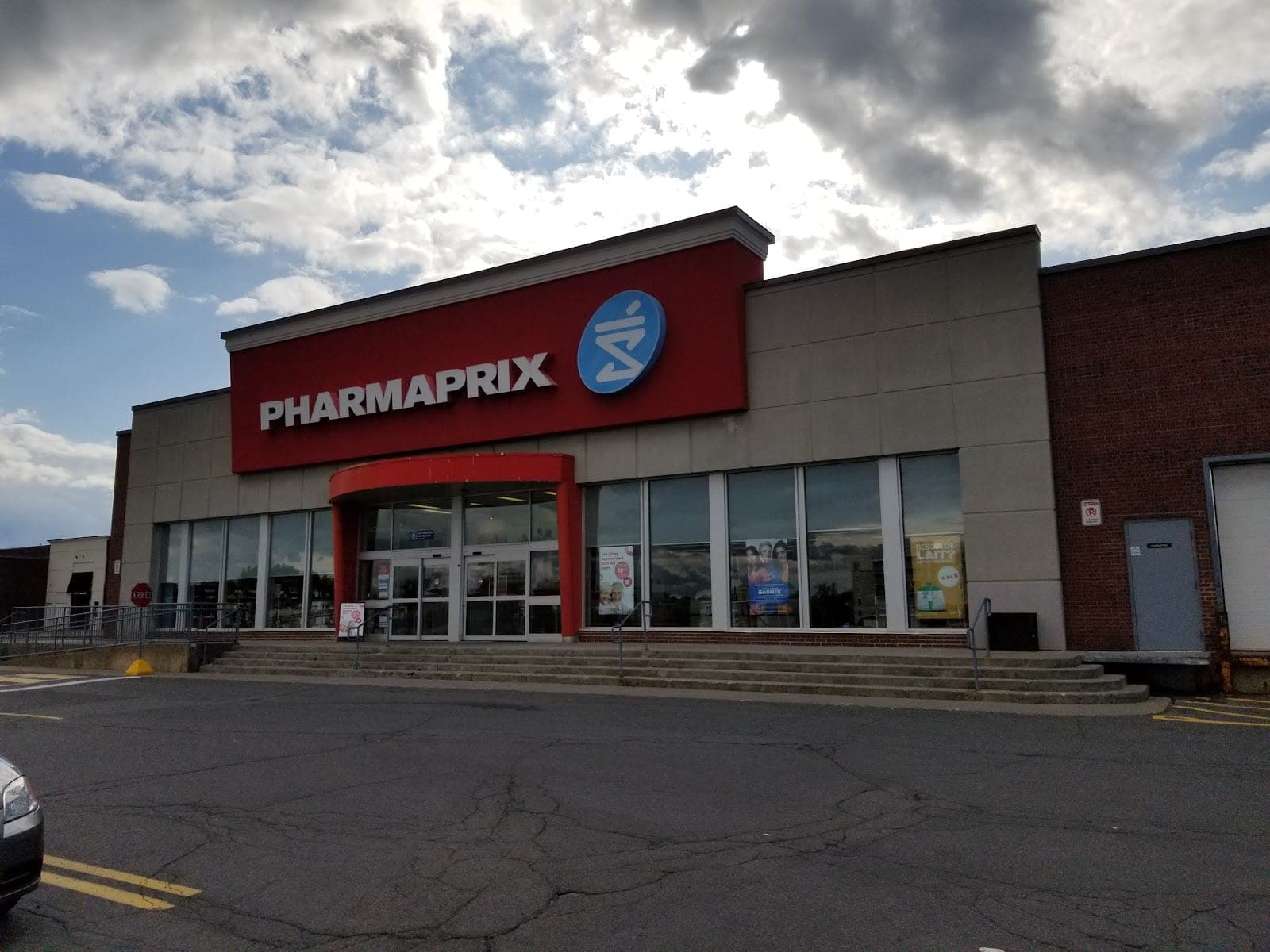 Pharmaprix (photo: Yoann Lussier, via Google)