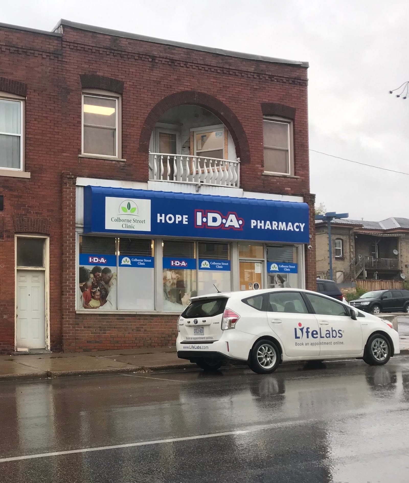 I.D.A. Hope Pharmacy - Brantford (photo: Dr. Stanley Moyo, via Google)