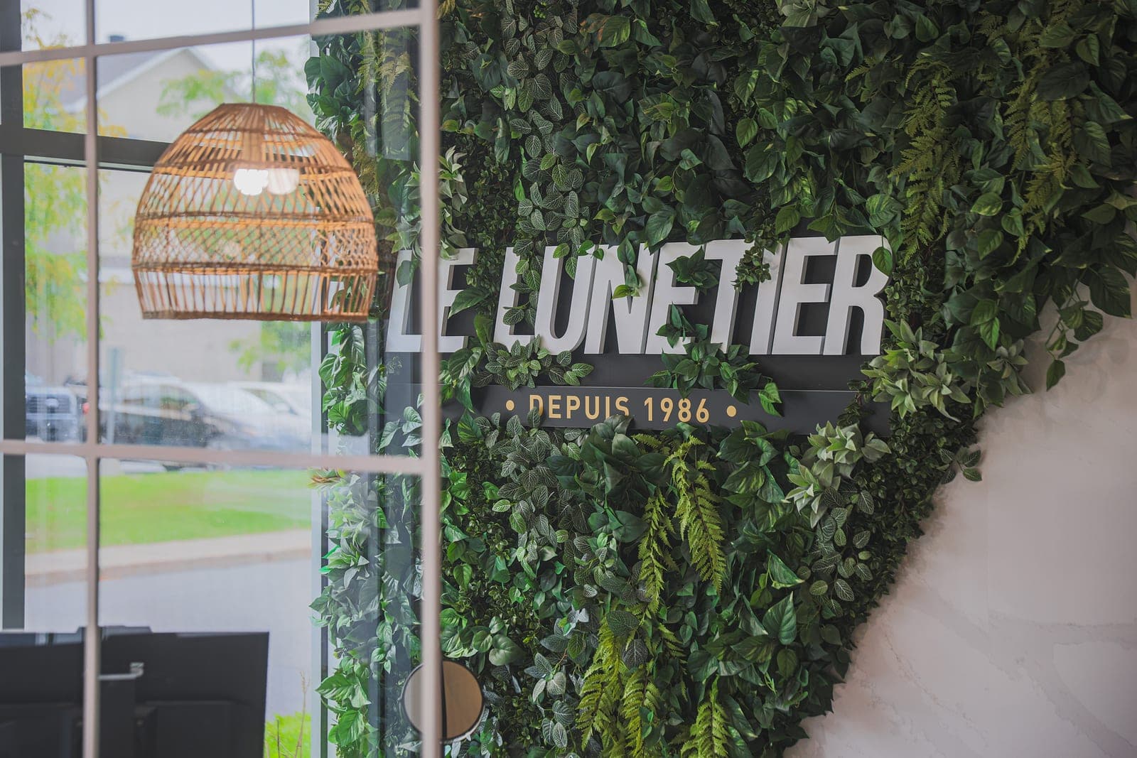 SeniorHome.ca - Le Lunetier Repentigny - Opticien et examen de la vue par un Optométriste