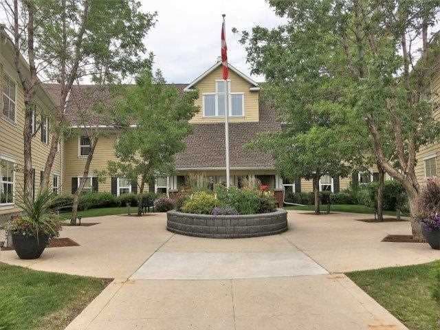 SeniorHome.ca - AgeCare McKenzie Towne